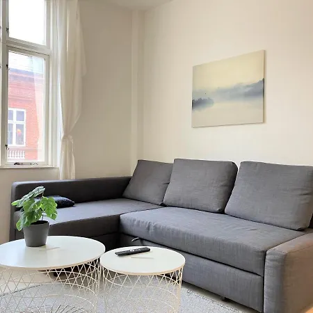 Three Bedroom In Esbjerg, Kronprinsensgade 20 Apartment *