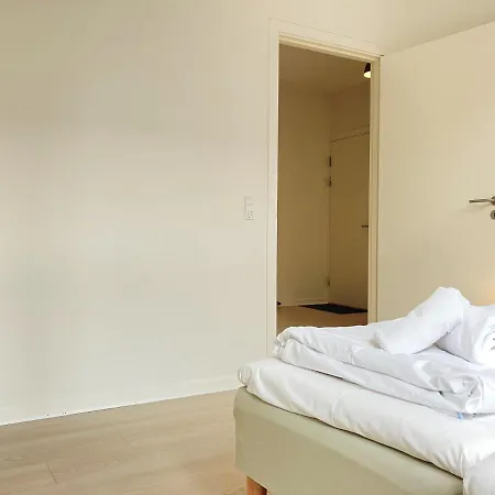 Three Bedroom In Esbjerg, Kronprinsensgade 20 *