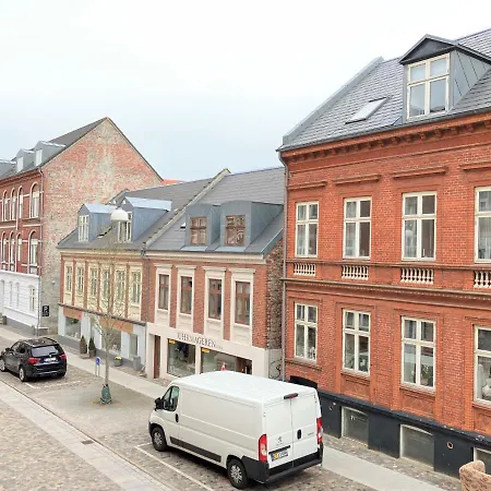 Apartment Three Bedroom In Esbjerg, Kronprinsensgade 20 Esbjerg