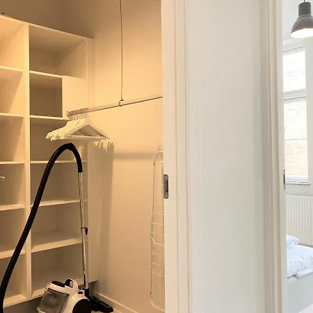 Three Bedroom In Esbjerg, Kronprinsensgade 20 Apartment