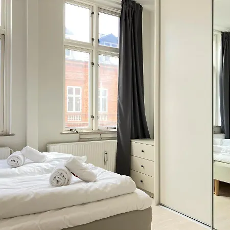 Three Bedroom In Esbjerg, Kronprinsensgade 20 Appartamento *